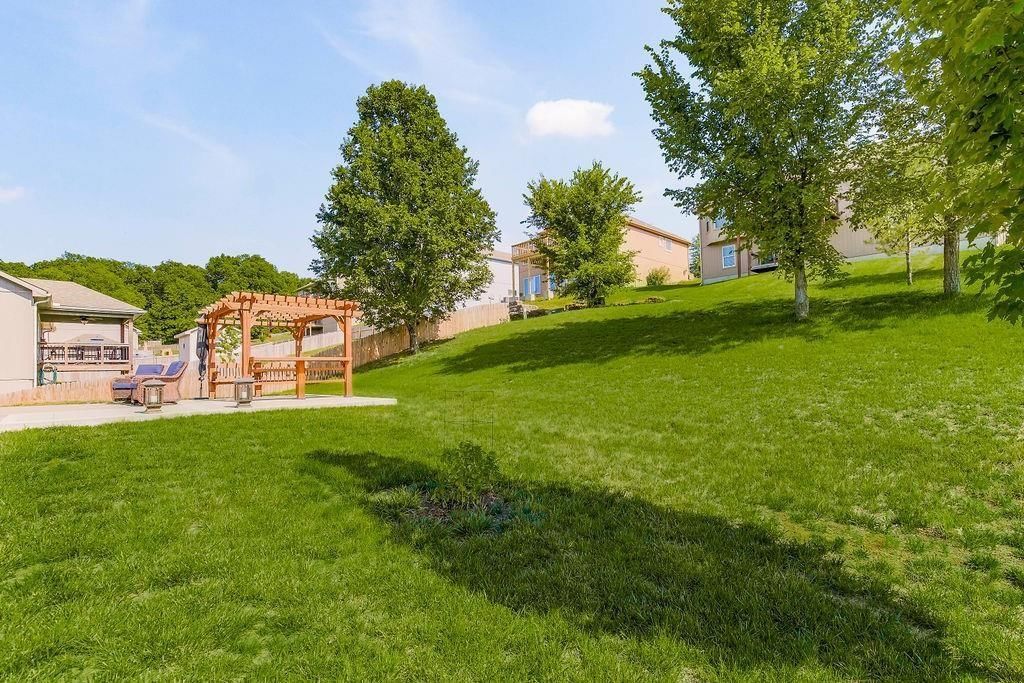803 SW Apple Grove Court — photo 27