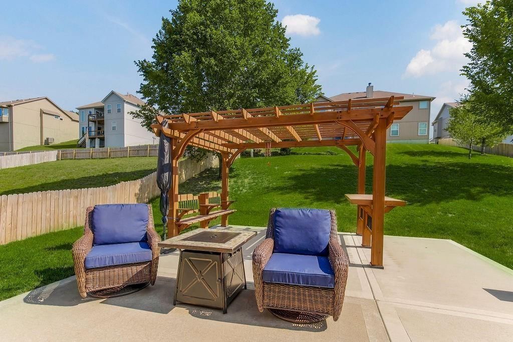 803 SW Apple Grove Court — photo 28
