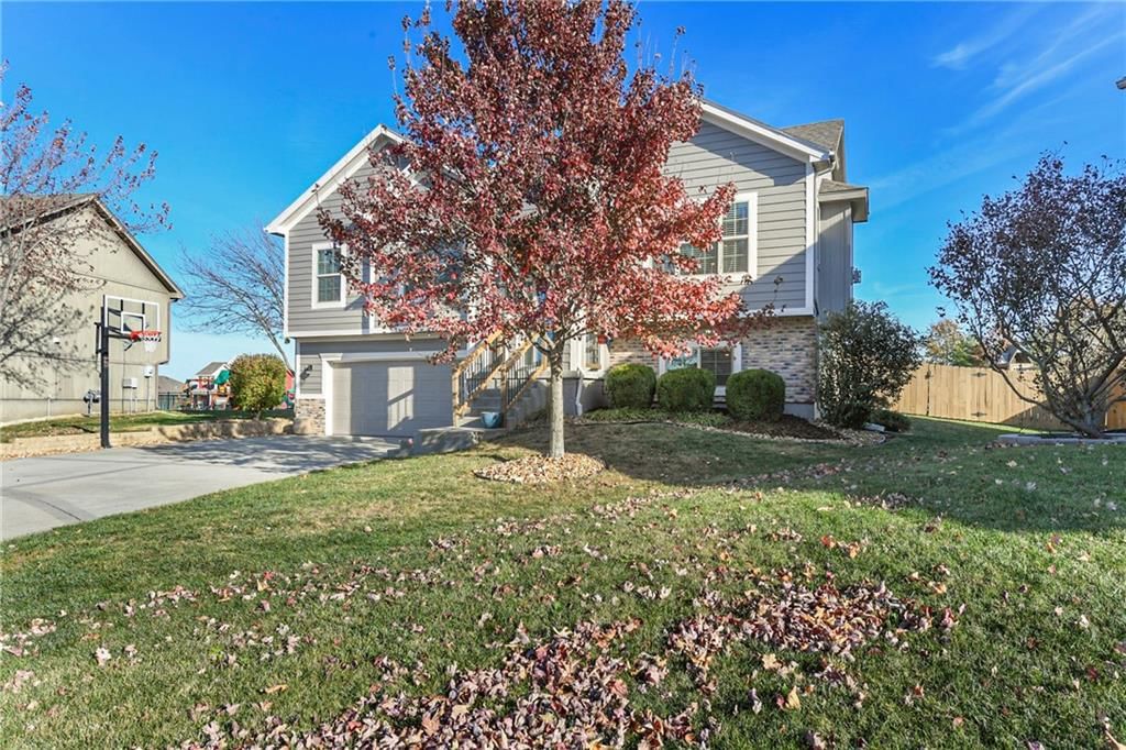 9004 SW 9th Terrace Court — photo 2