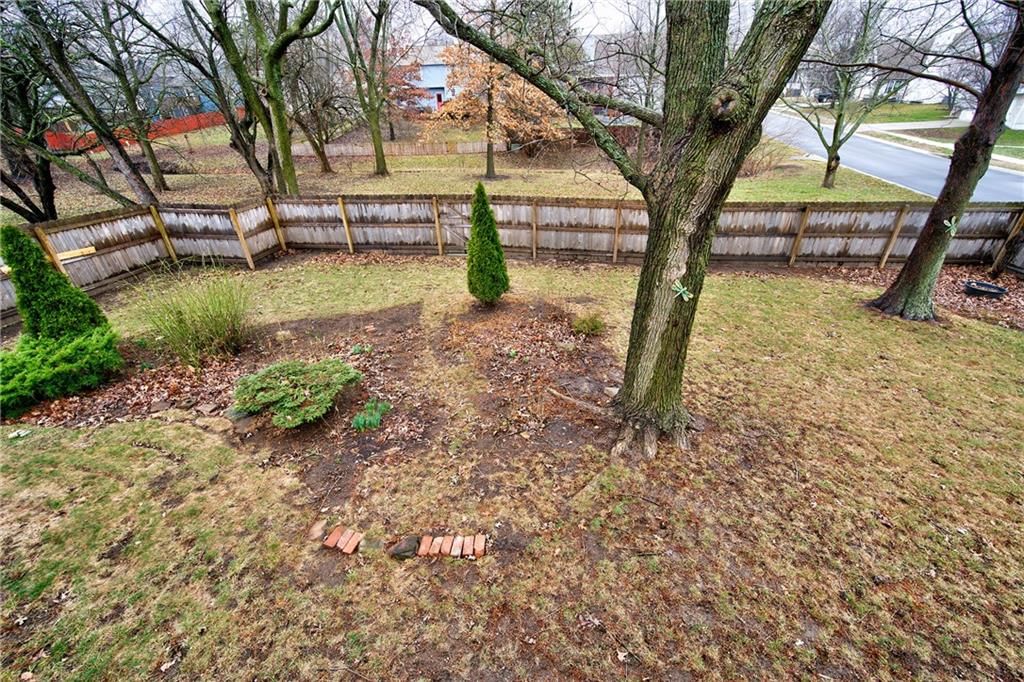 628 SE Ashton Drive — photo 27