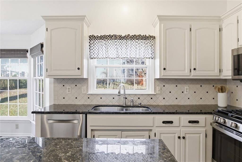 13810 Pembroke Lane — photo 16