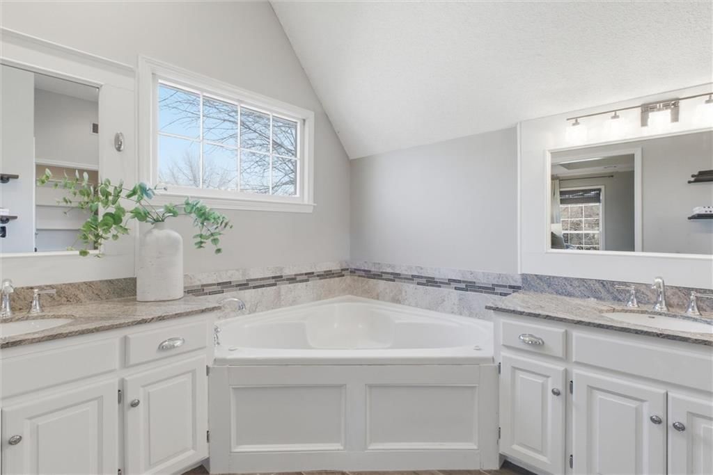 13810 Pembroke Lane — photo 29
