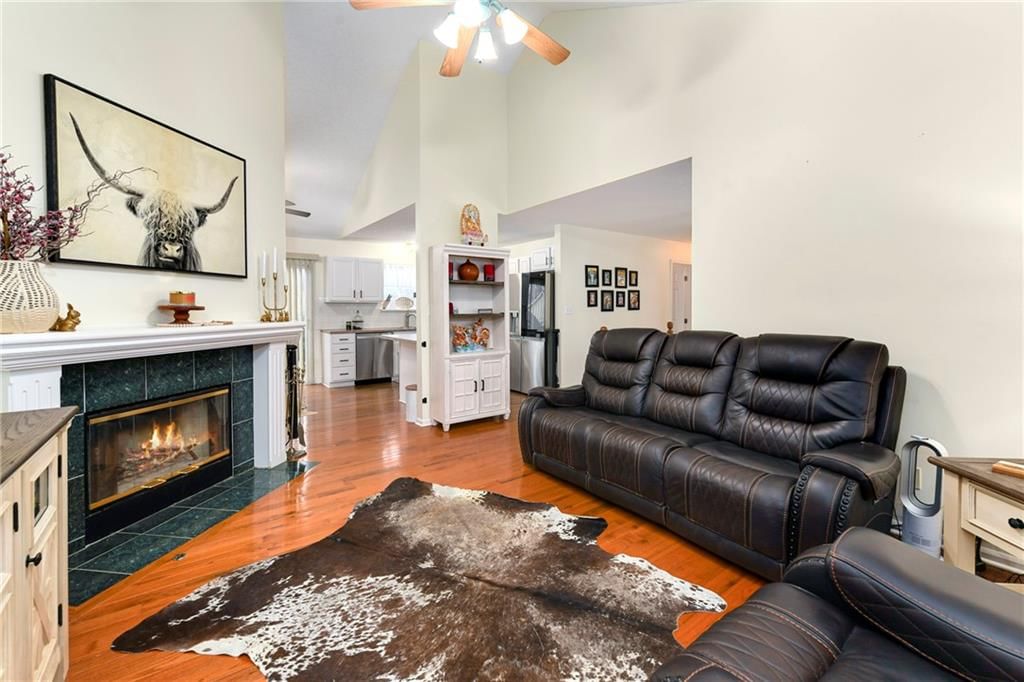 2925 Spring Garden Street — photo 9