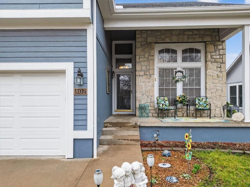 802 Redbud Drive — photo 4