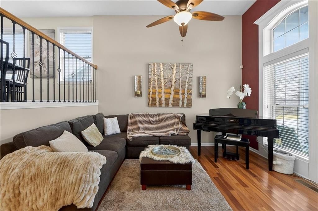 802 Redbud Drive — photo 8