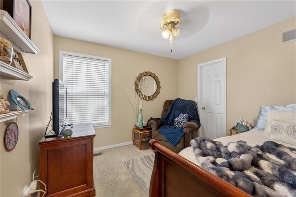 802 Redbud Drive — photo 29