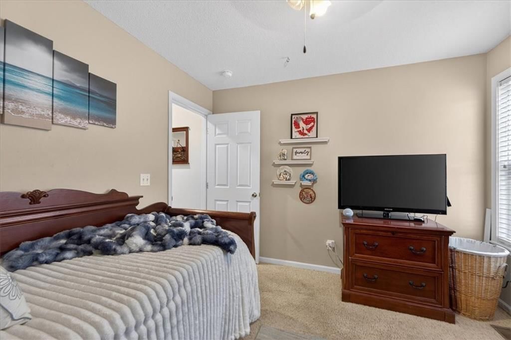 802 Redbud Drive — photo 31