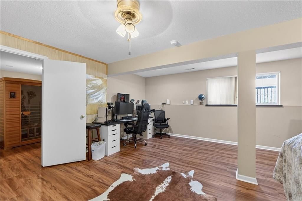 802 Redbud Drive — photo 45