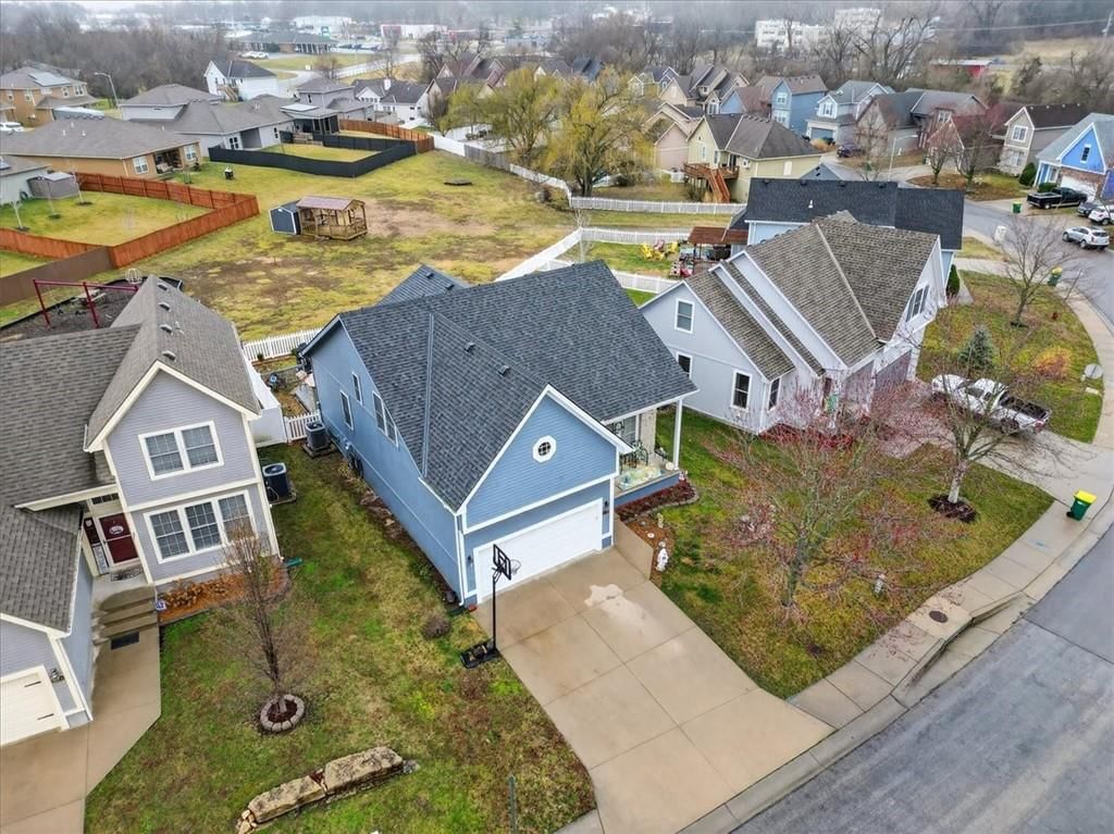 802 Redbud Drive — photo 64