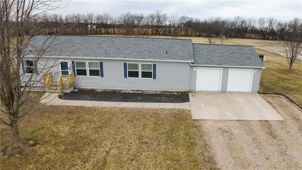 526 NW 1421st Road, Holden, MO