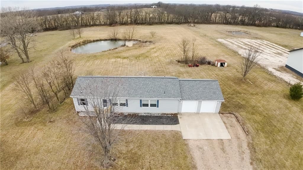 526 NW 1421st Road — photo 3