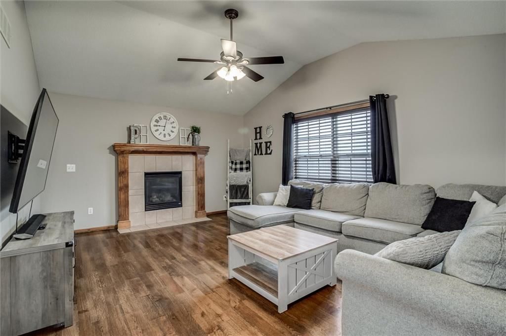 801 SW Misty Glen N/A — photo 9
