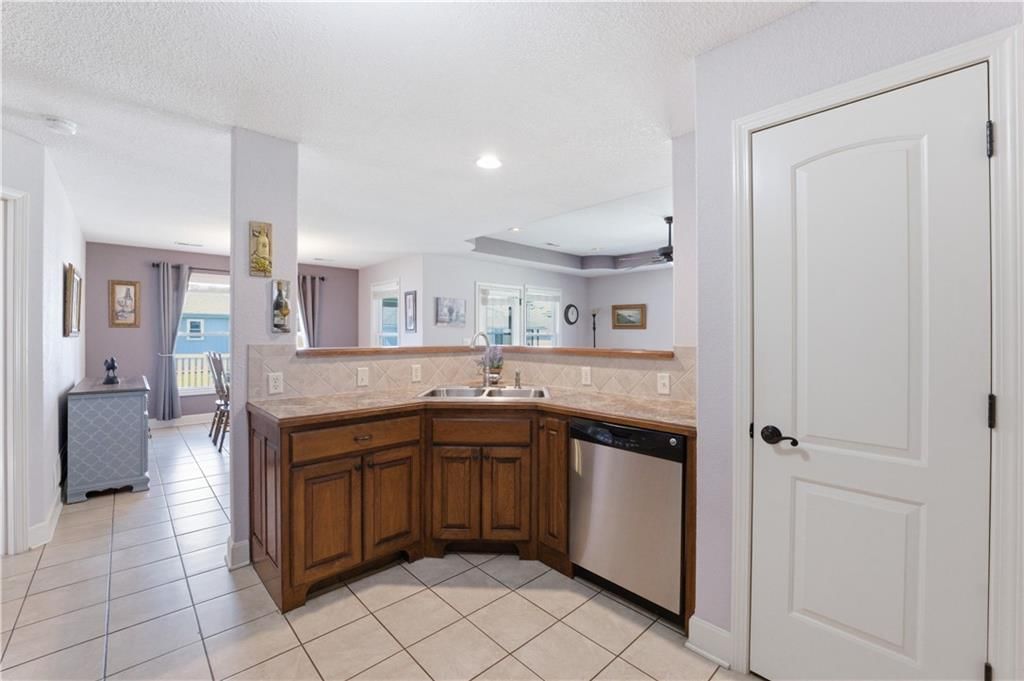 522 Neptune Drive — photo 9