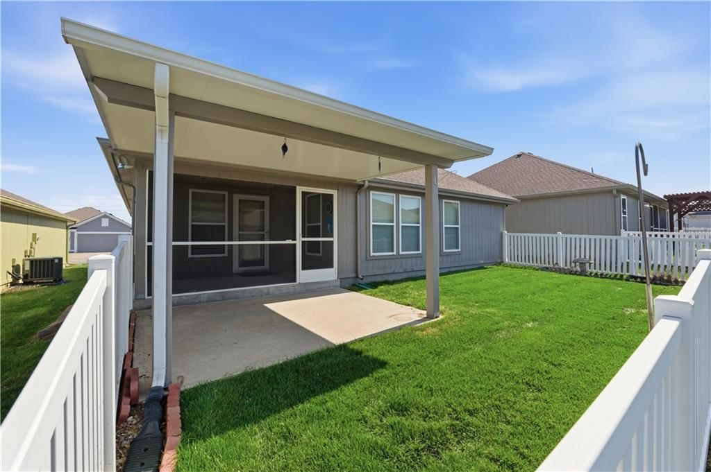 522 Neptune Drive — photo 24