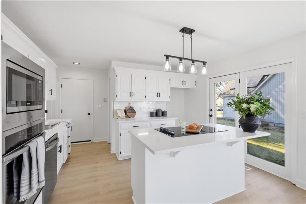 220 SW Green Teal Street — photo 4