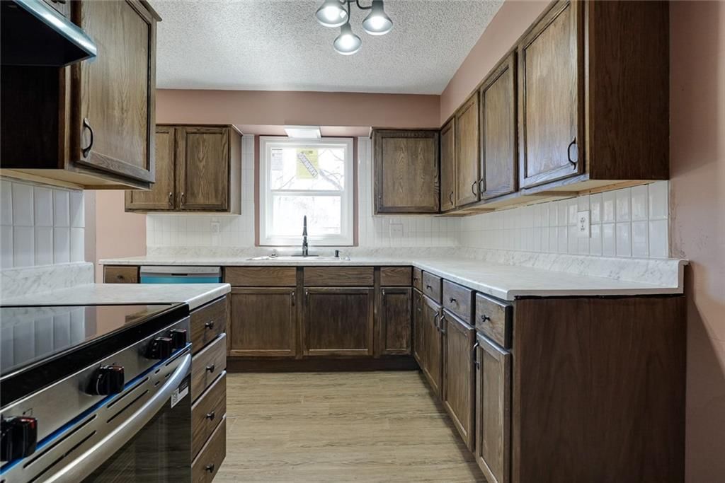 11215 E 49th Street — photo 11