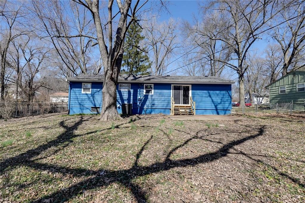 11215 E 49th Street — photo 35