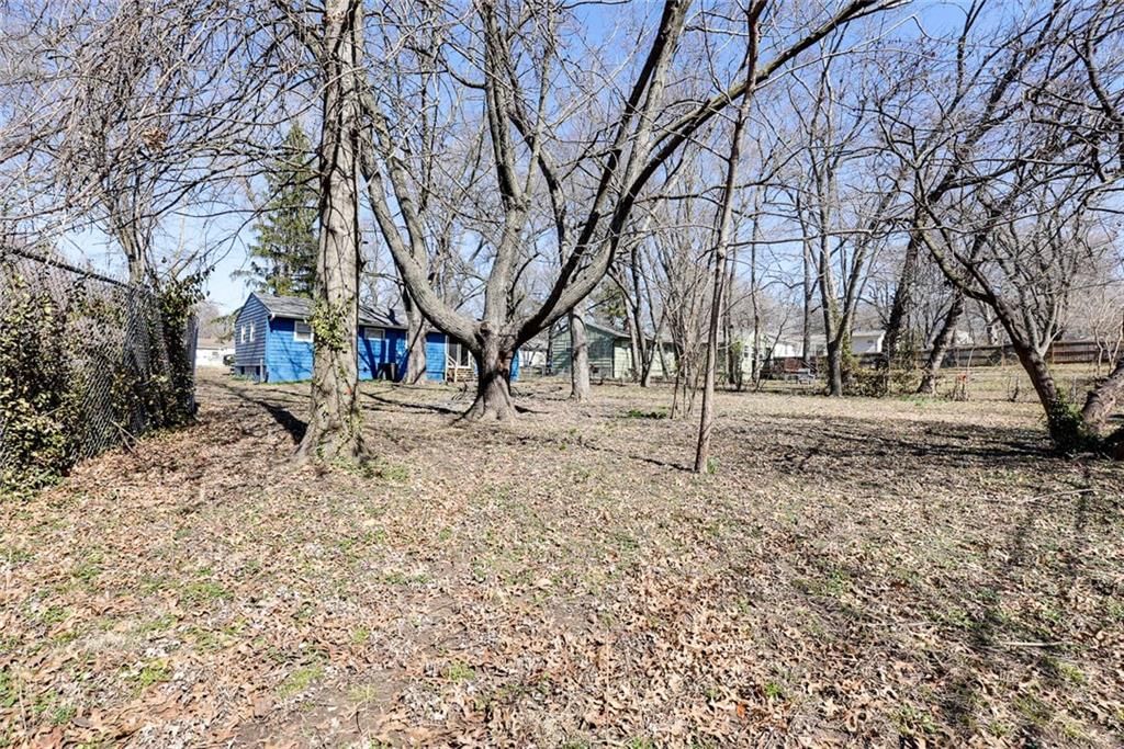 11215 E 49th Street — photo 37