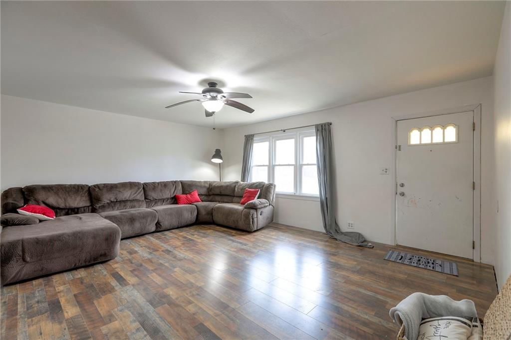 406 E Washington Street — photo 5