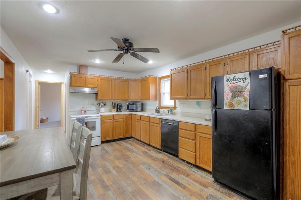 406 E Washington Street — photo 12