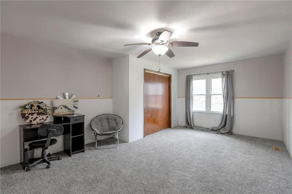 406 E Washington Street — photo 14