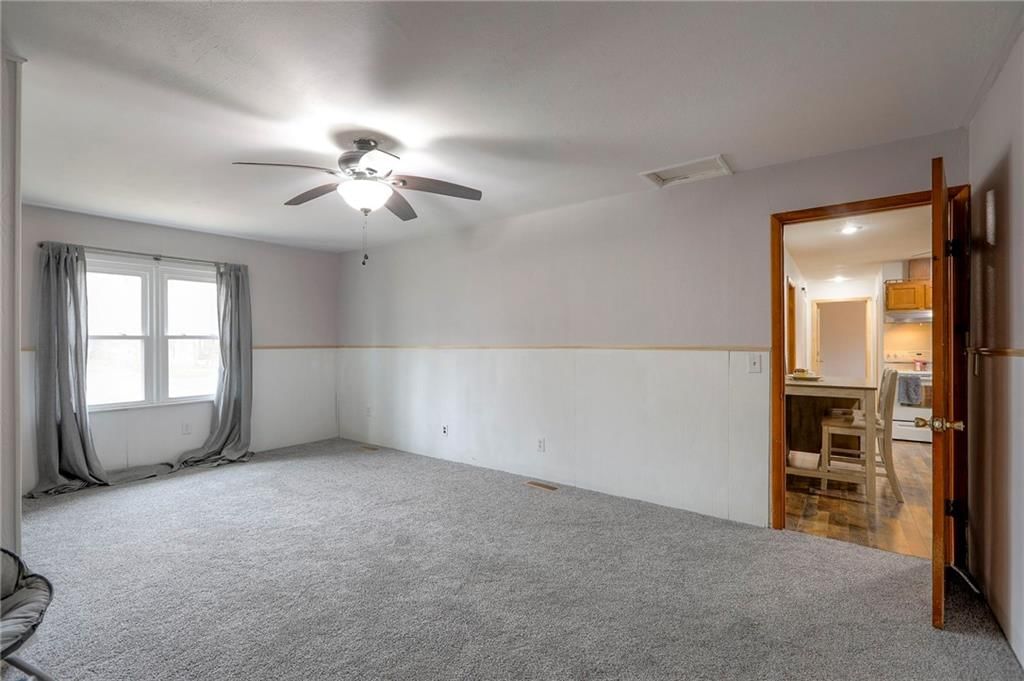 406 E Washington Street — photo 15