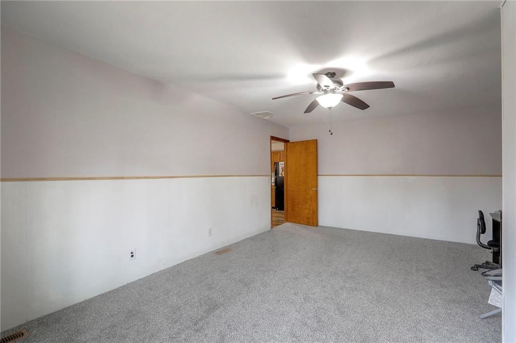 406 E Washington Street — photo 16