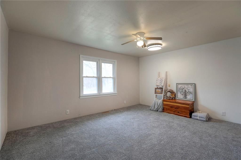 406 E Washington Street — photo 19