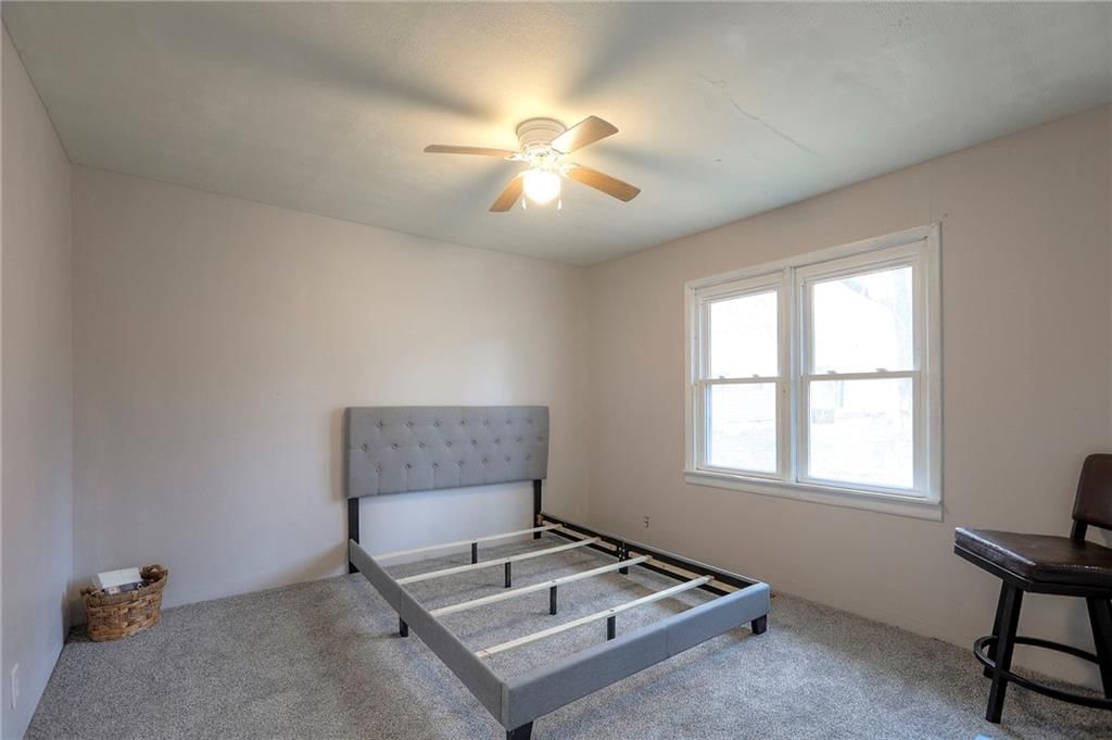 406 E Washington Street — photo 23