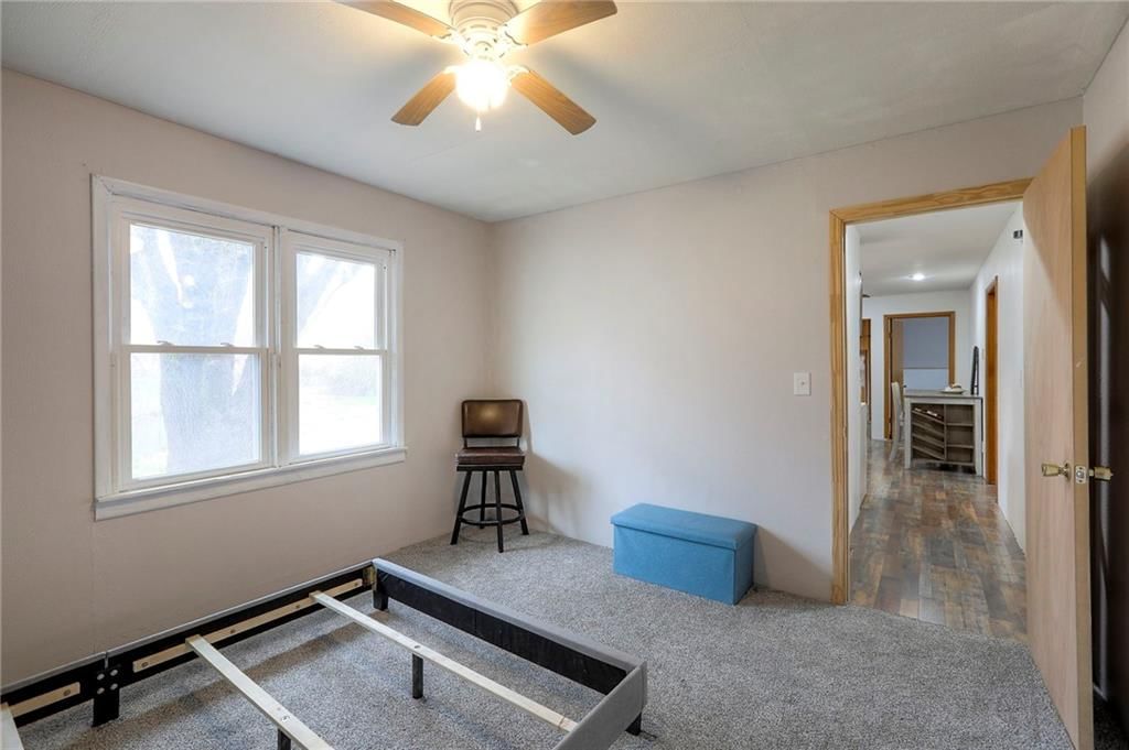 406 E Washington Street — photo 25