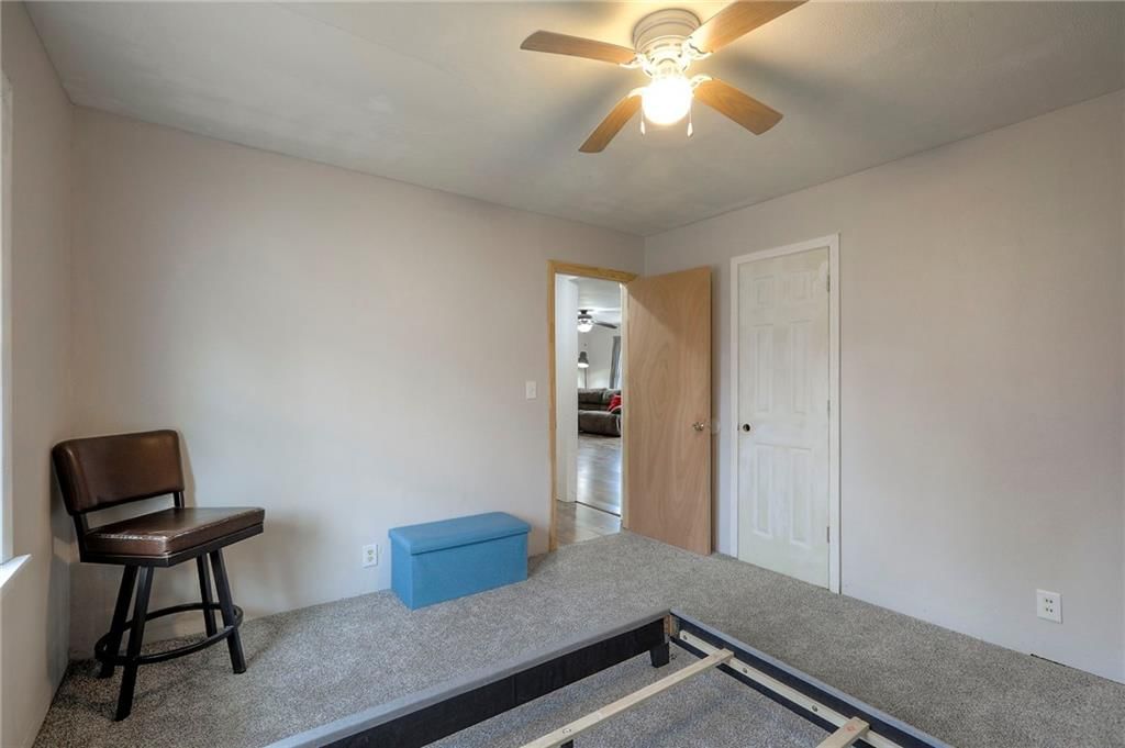 406 E Washington Street — photo 26