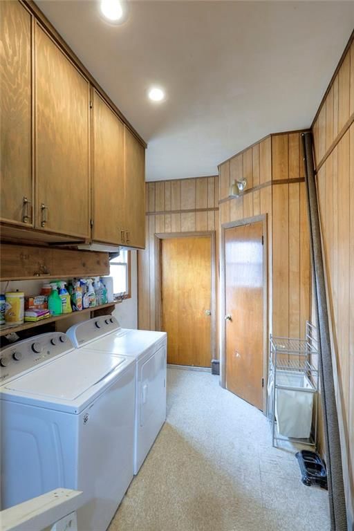 406 E Washington Street — photo 28