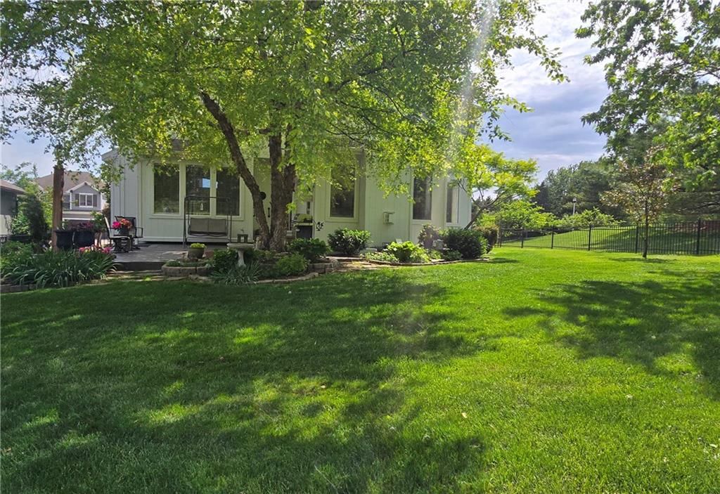 15917 Ballentine Street — photo 51