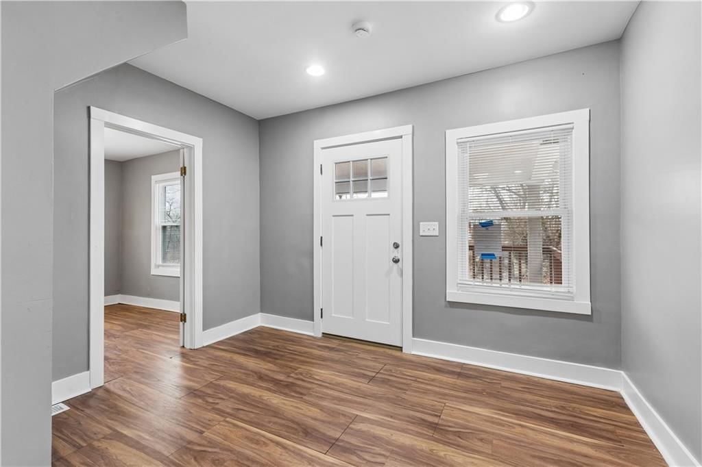 5038 S Benton Avenue — photo 3