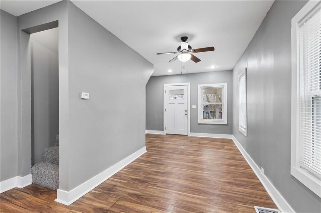 5038 S Benton Avenue — photo 5