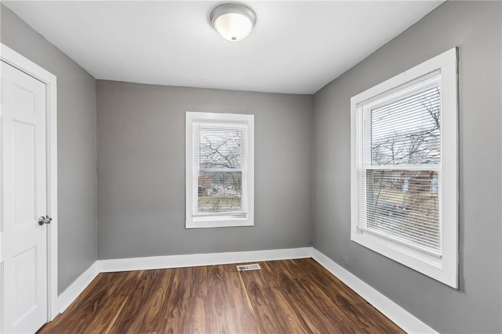 5038 S Benton Avenue — photo 24