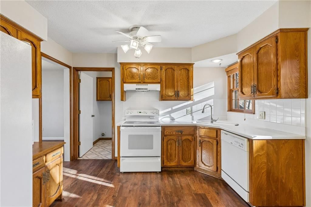 12226 W 72 Street — photo 10