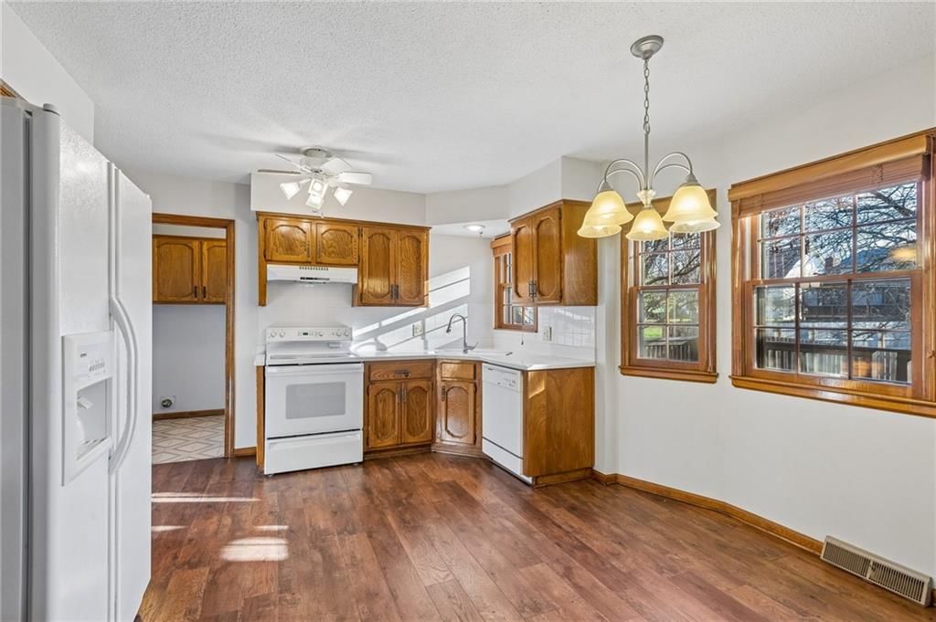 12226 W 72 Street — photo 11