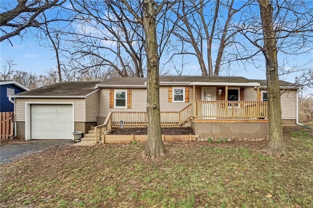3636 NE Antioch Road, Kansas City, MO