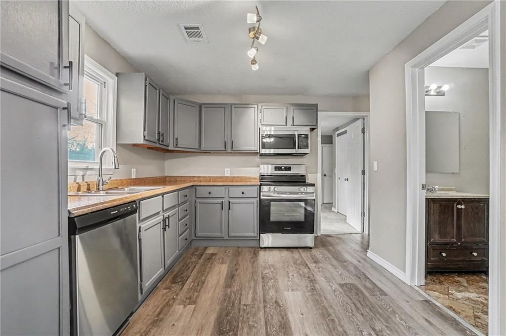3636 NE Antioch Road — photo 7
