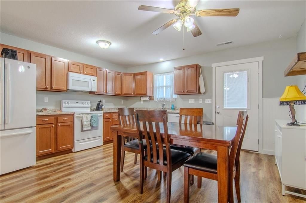 604 E Vogt Road — photo 5