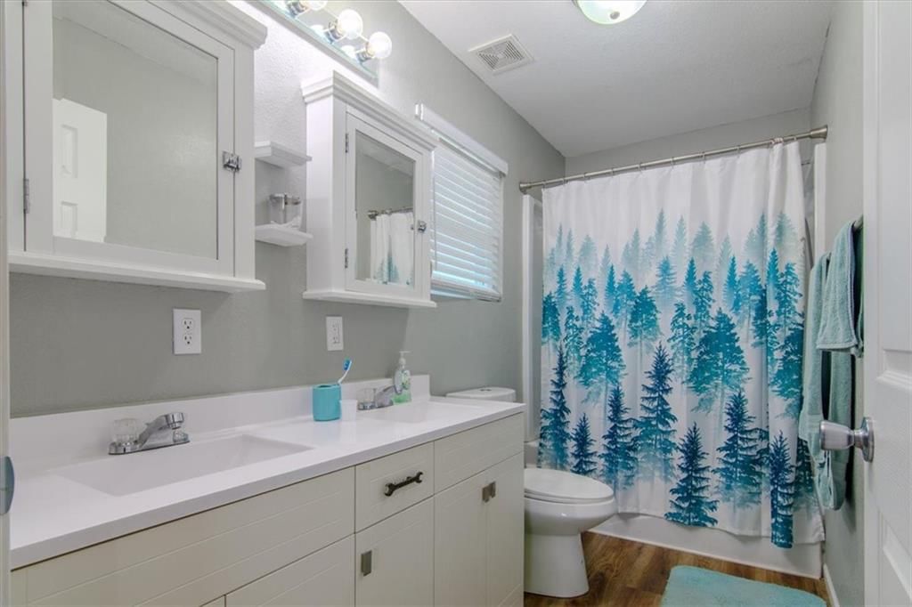 604 E Vogt Road — photo 11