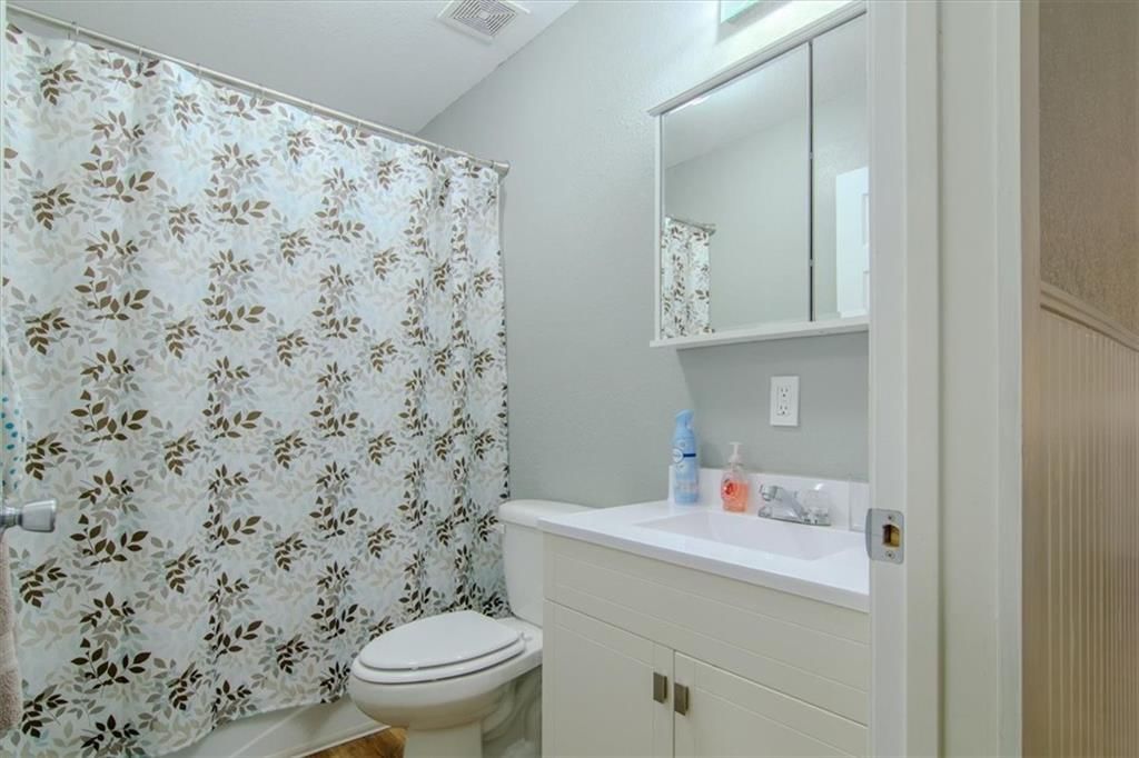 604 E Vogt Road — photo 12
