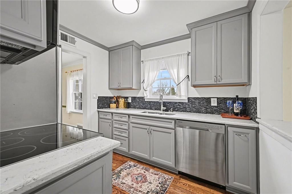 5551 Hadley Street — photo 10