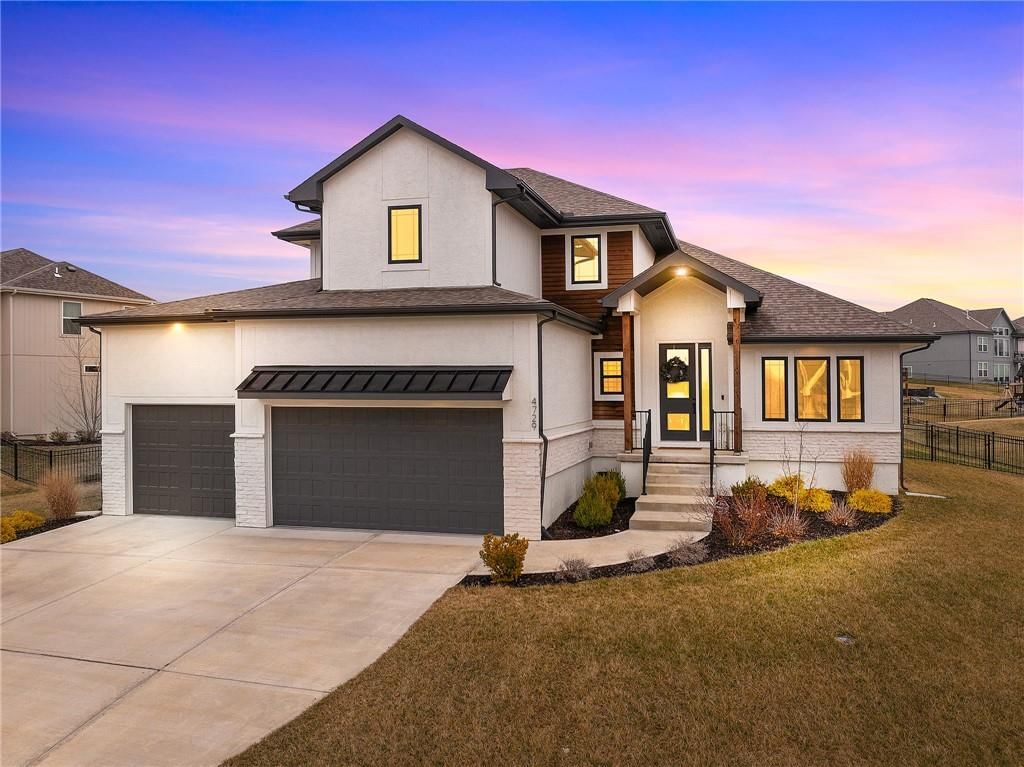 4729 NE Jamestown Drive, Lee's Summit, MO
