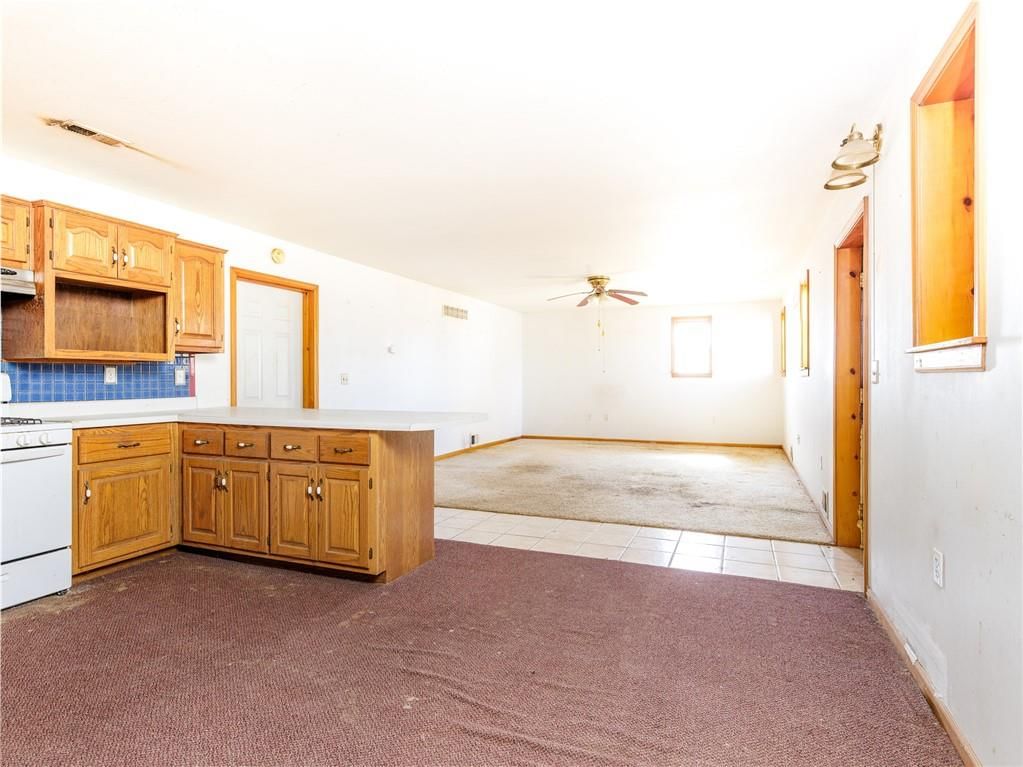 8823 NE OO Highway — photo 32