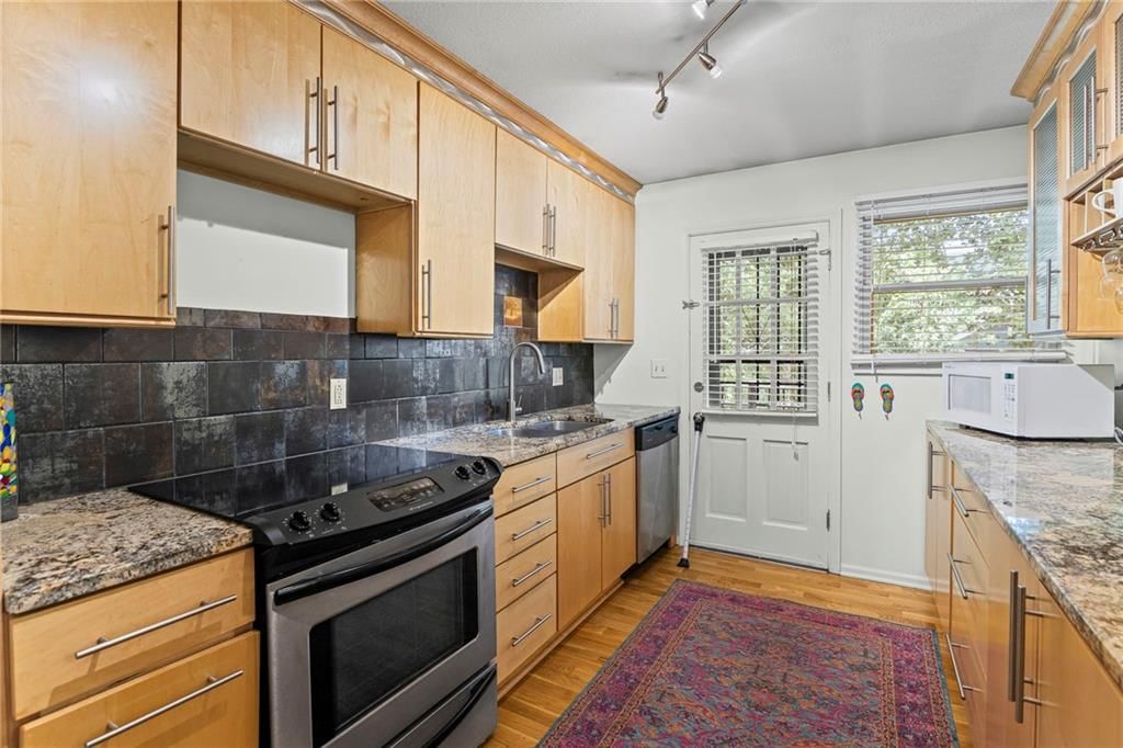 4616 Holly Street — photo 11