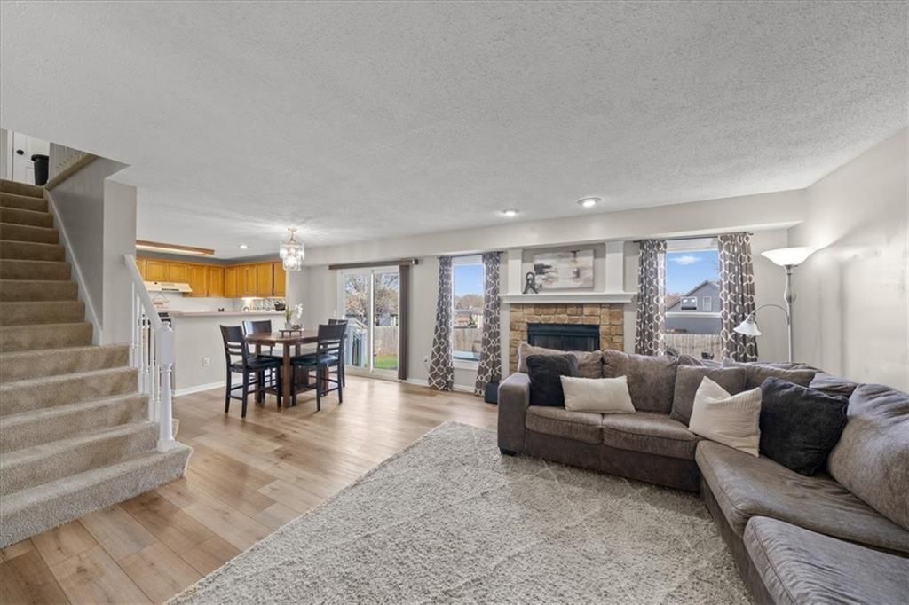 1528 W Romany Court — photo 4