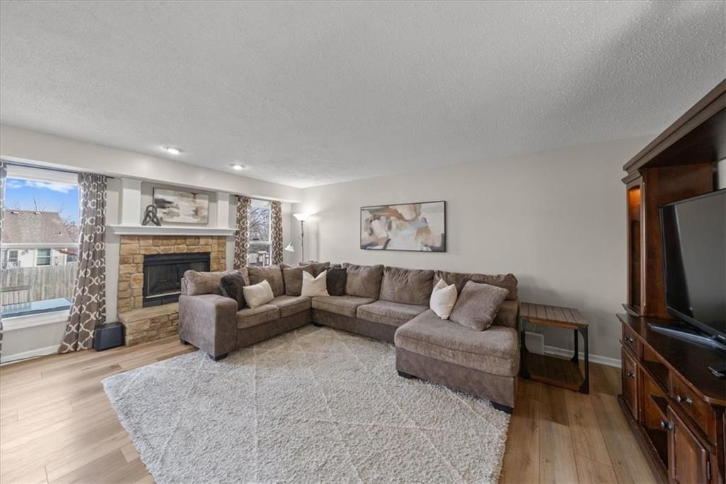 1528 W Romany Court — photo 5