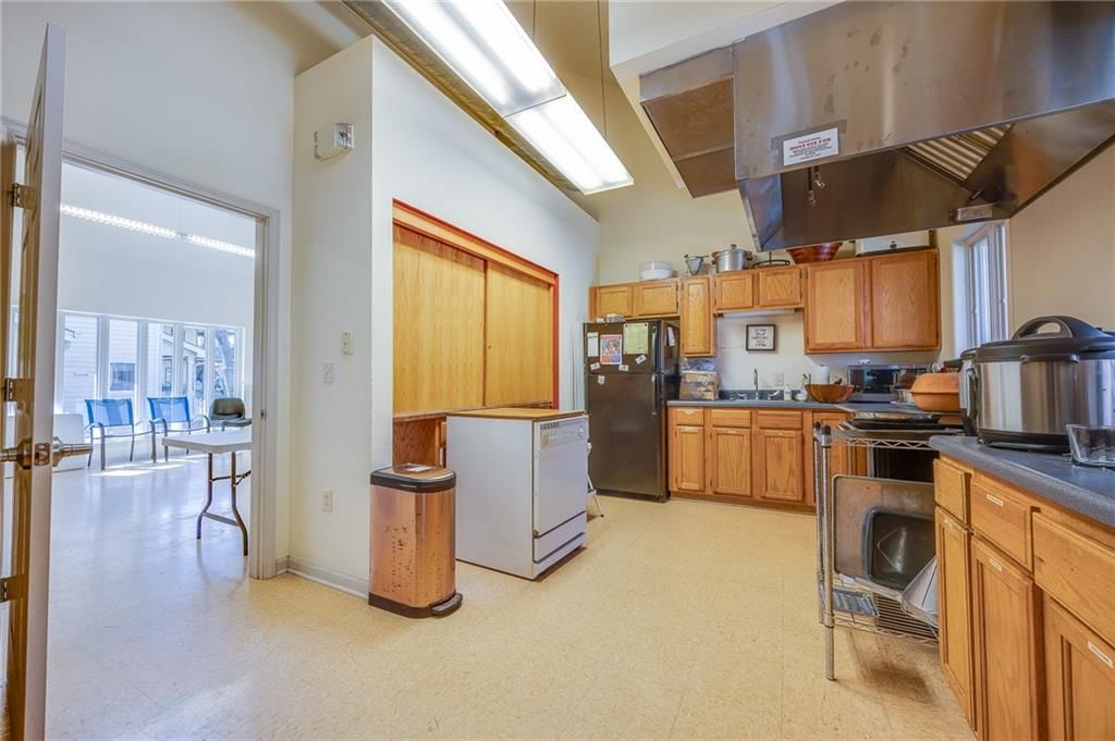 1226 Delaware Street — photo 35